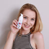 Kvinna med Diamond Smile tandblekningsskum